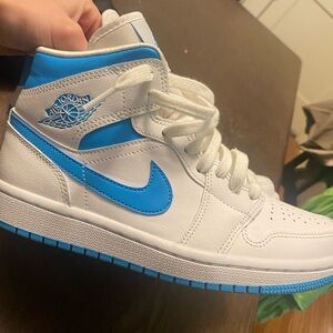 Jordan 1 mid